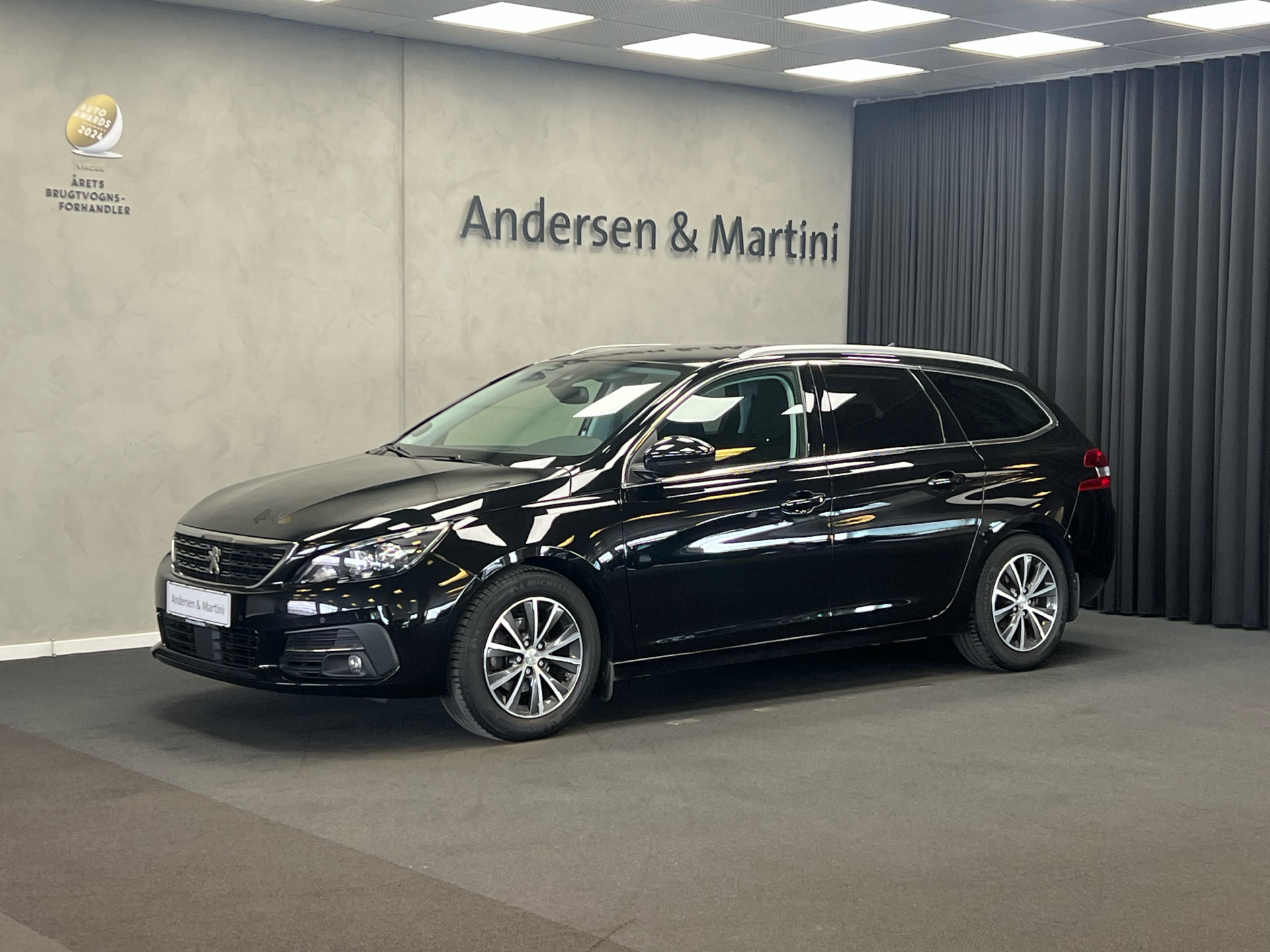 Sort Peugeot 308 fra 2021