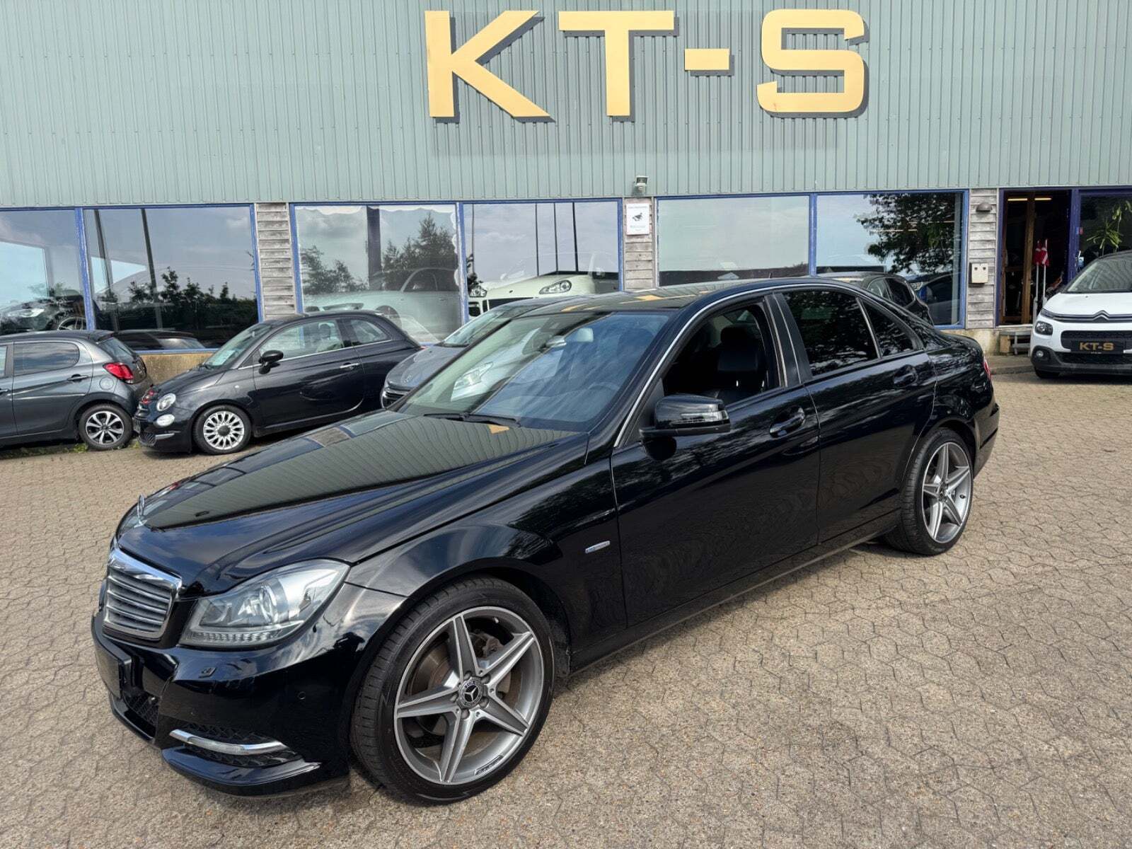 undefined Mercedes C200 fra 2011 set udefra