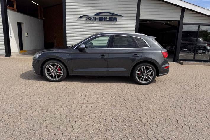 Grå Audi SQ5 fra 2017