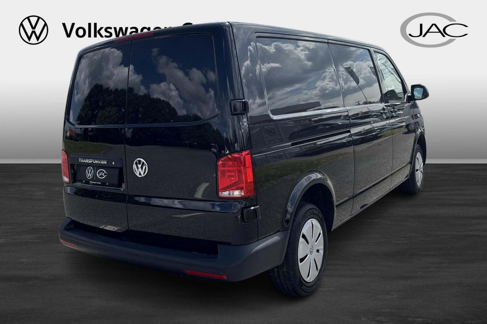 VW Transporter 2,0 TDi 110 Kassevogn lang