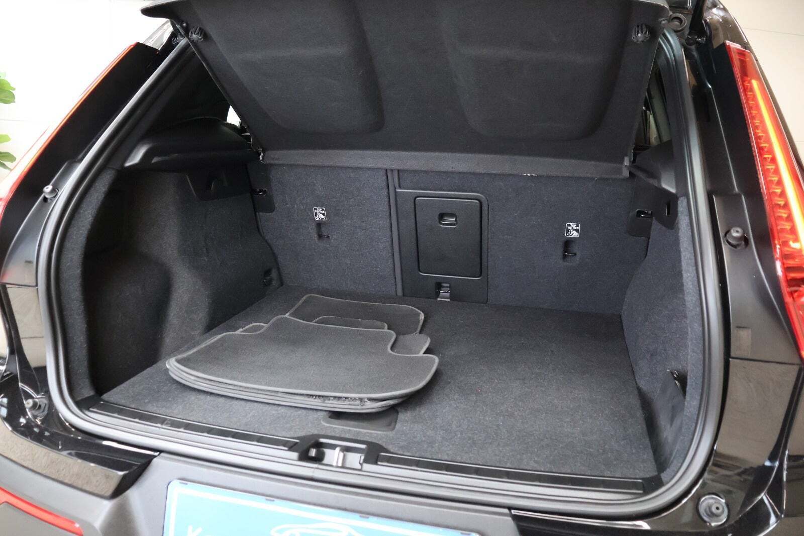 Sort Volvo XC40 fra 2022