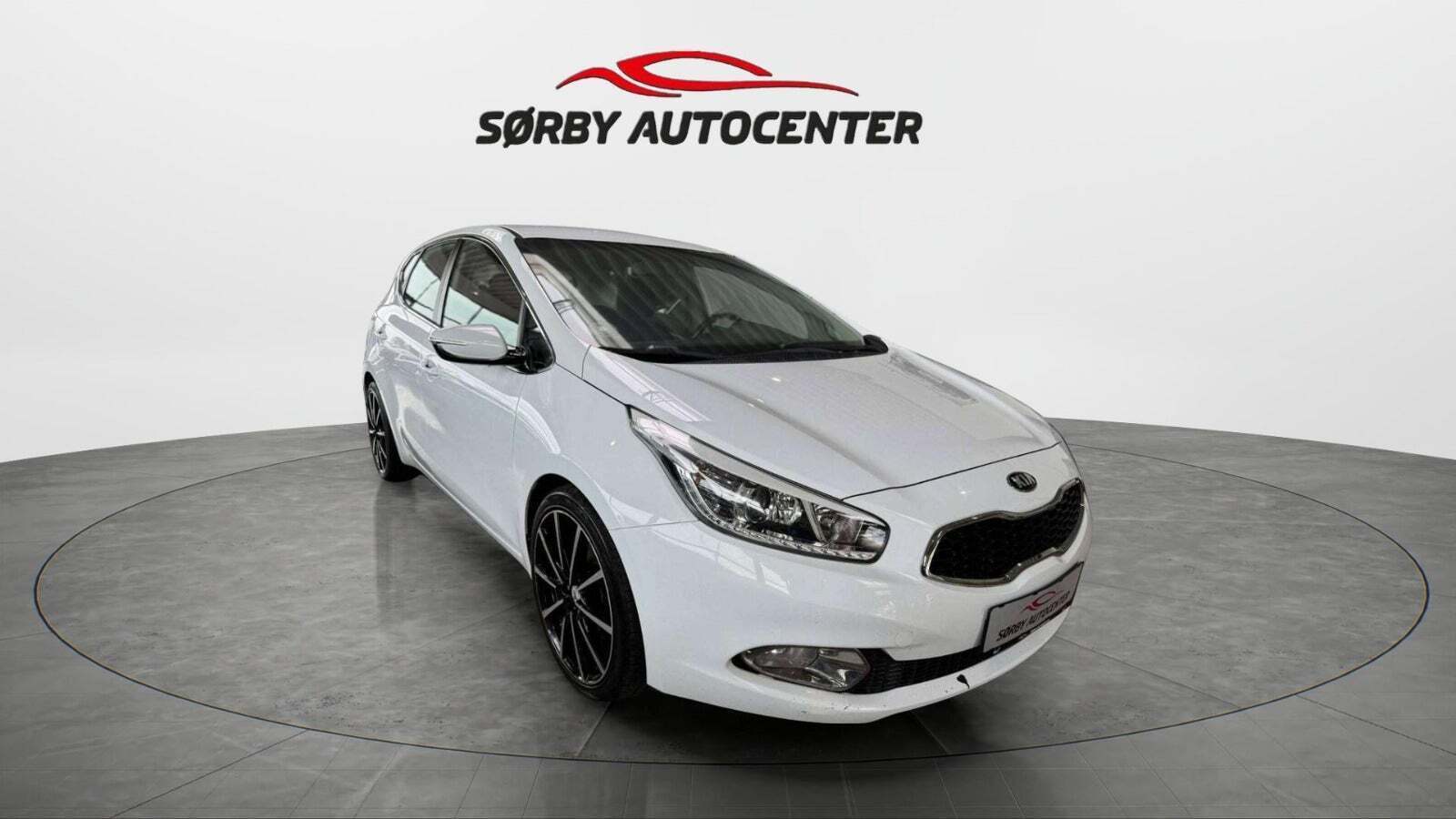 Hvid Kia Ceed fra 2013