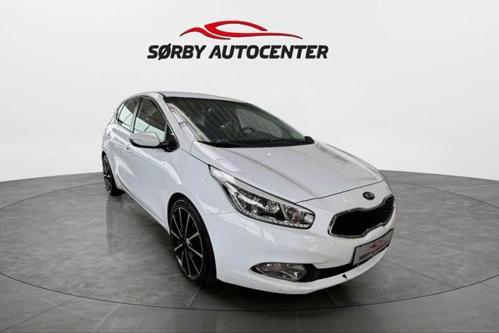 Hvid Kia Ceed fra 2013