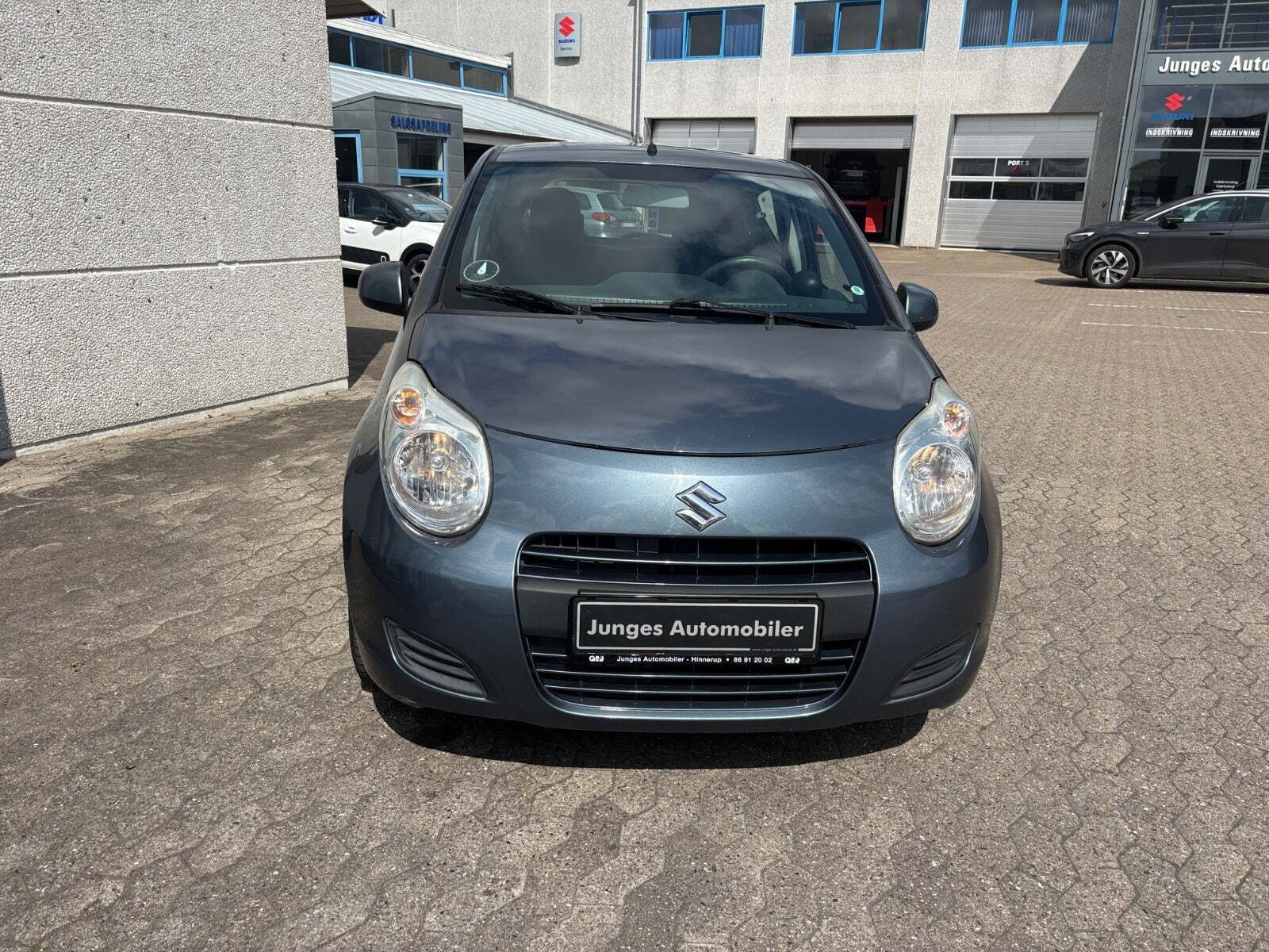 Grå Suzuki Alto fra 2009