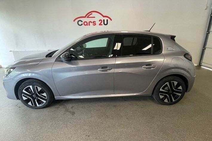 Sølv Peugeot e-208 fra 2025