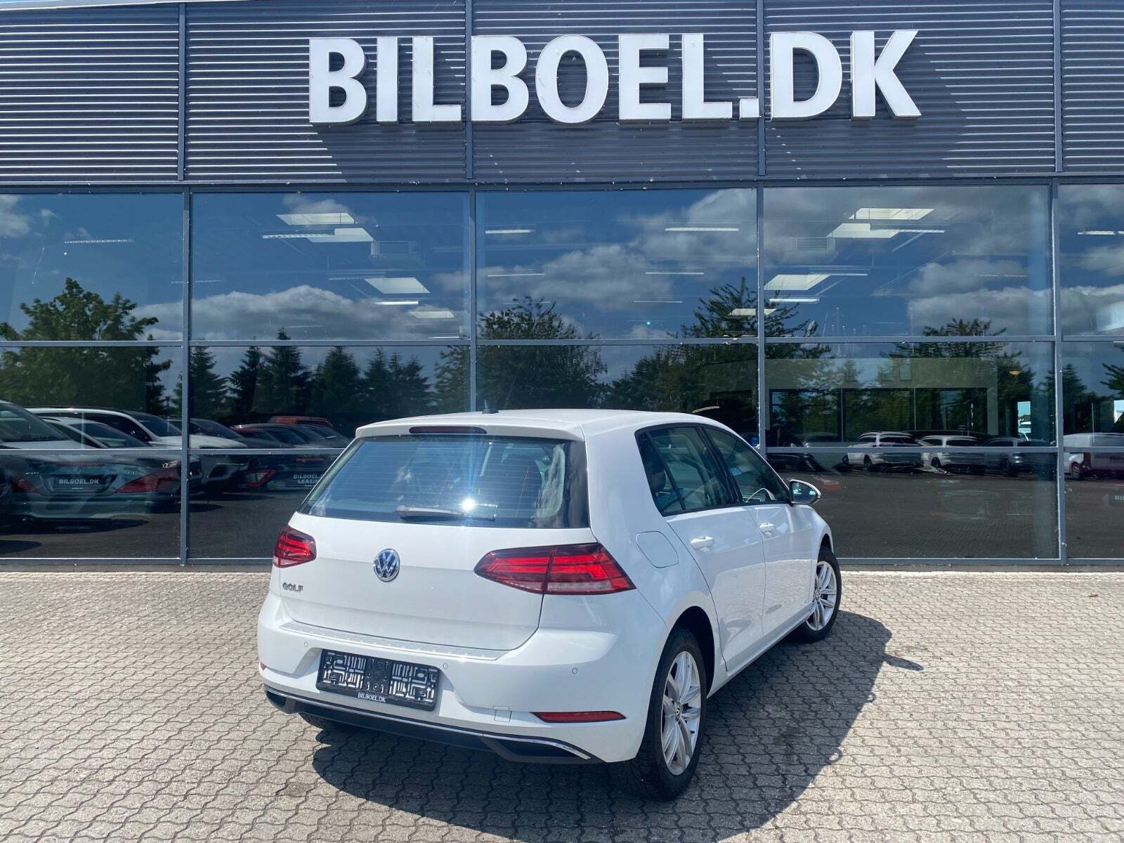 Hvid VW Golf VII fra 2018