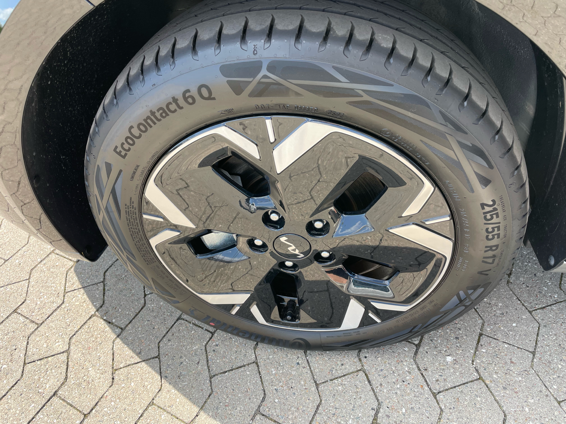 Grå Kia Niro EV fra 2025