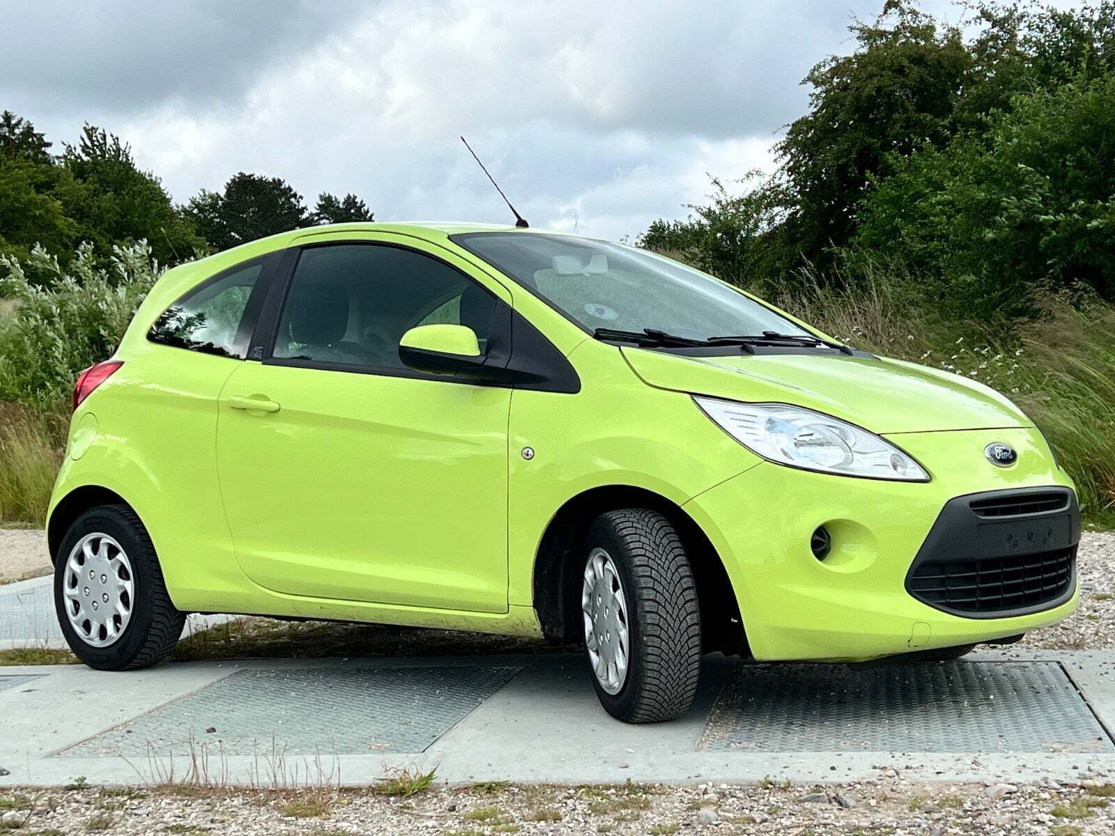 Grøn Ford Ka fra 2013 set udefra