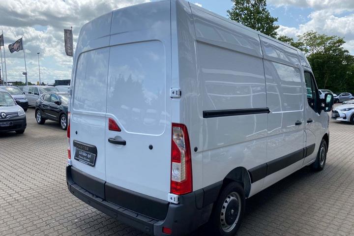 Hvid Renault Master IV T33 fra 2021
