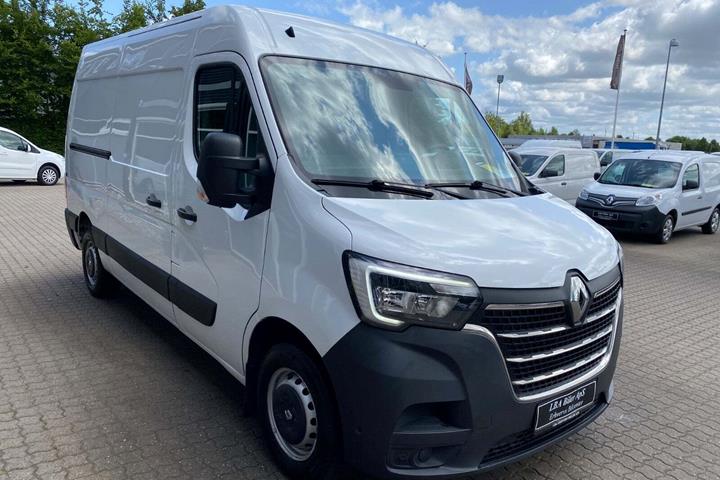 Hvid Renault Master IV T33 fra 2021
