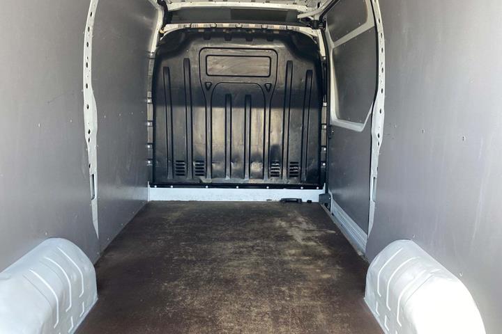 Hvid Renault Master IV T33 fra 2021