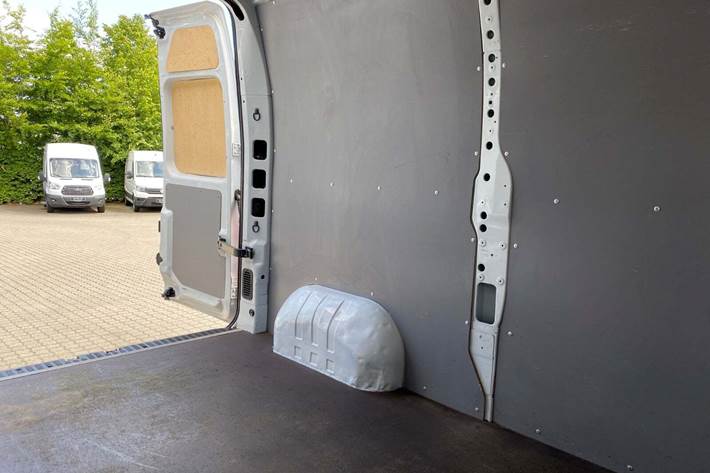 Hvid Renault Master IV T33 fra 2021