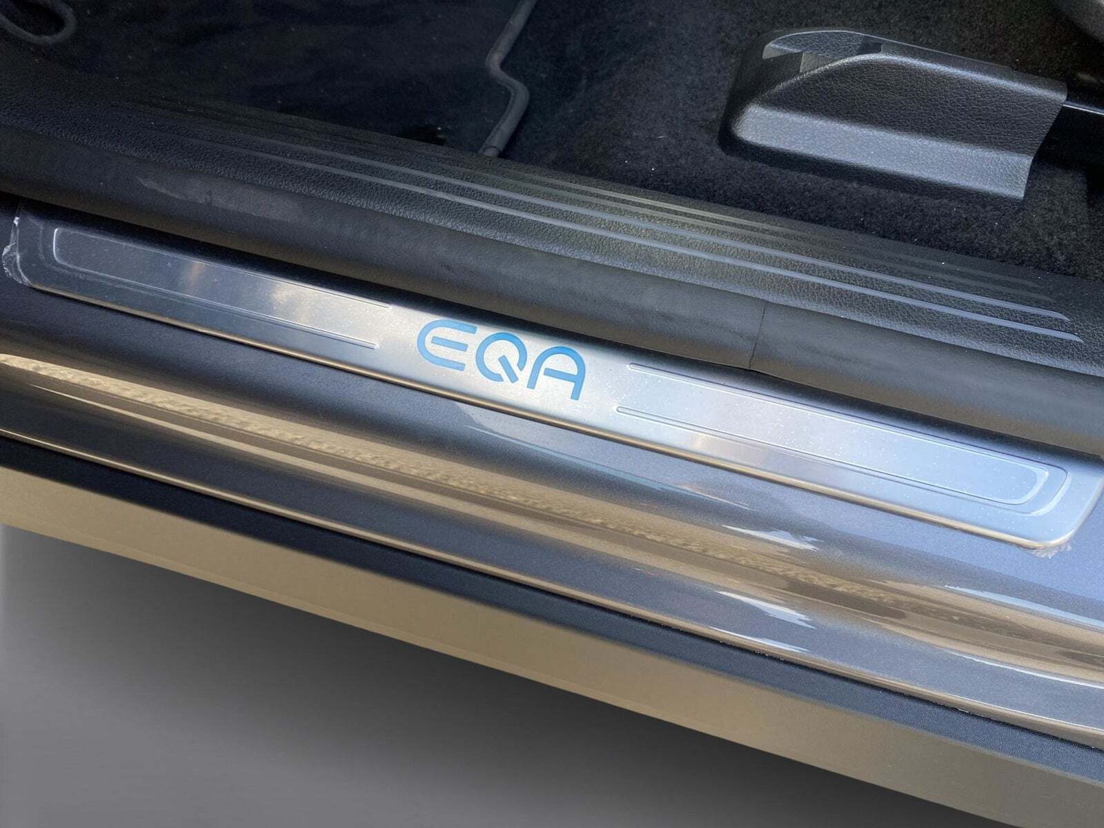 Grå Mercedes EQA250 fra 2024