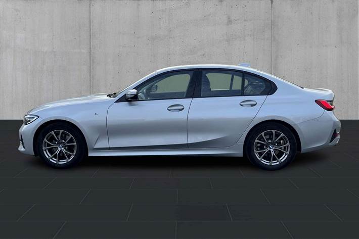 Sølv BMW 320d fra 2019