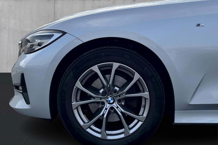 Sølv BMW 320d fra 2019