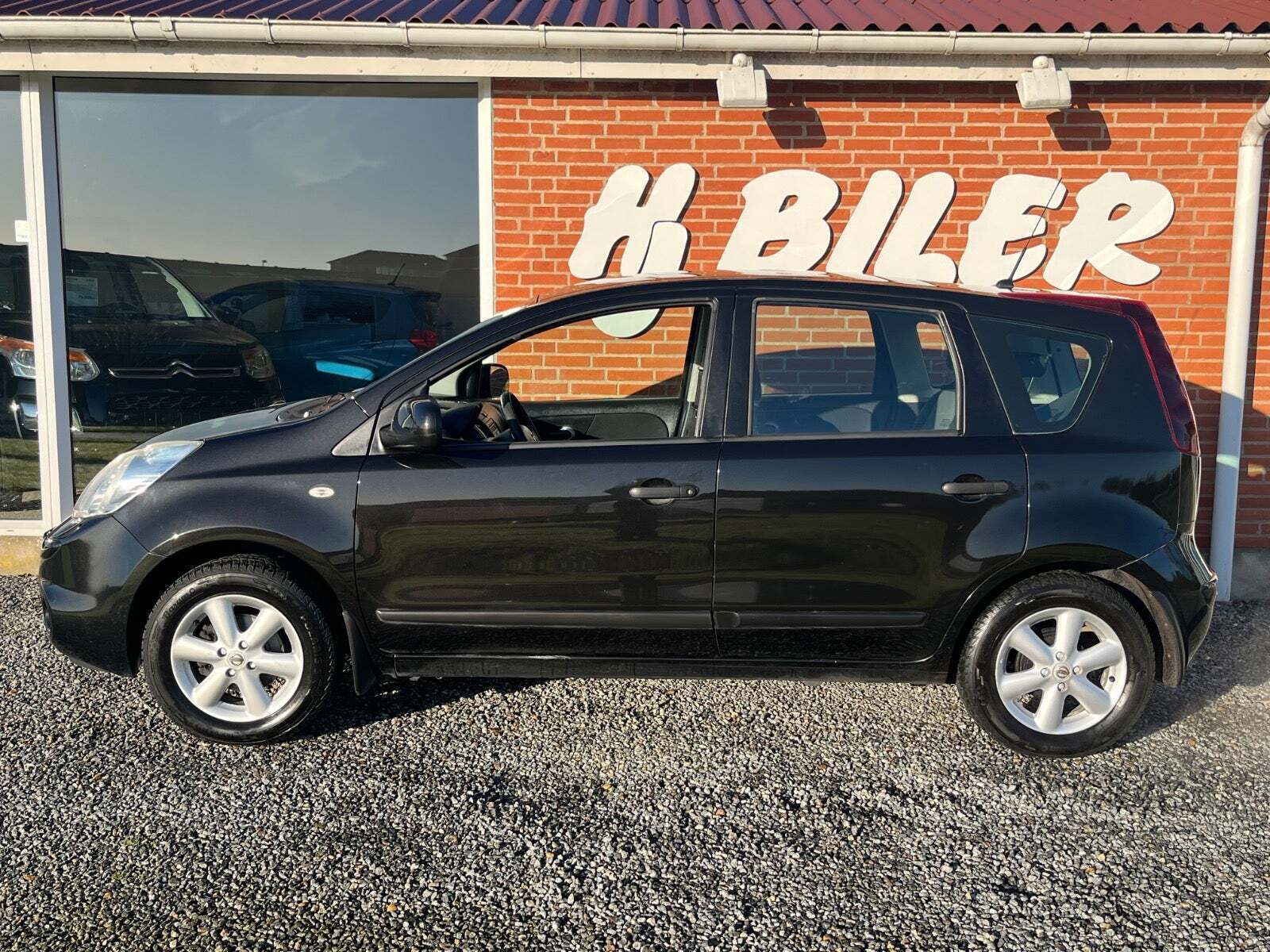 Sort Nissan Note fra 2012