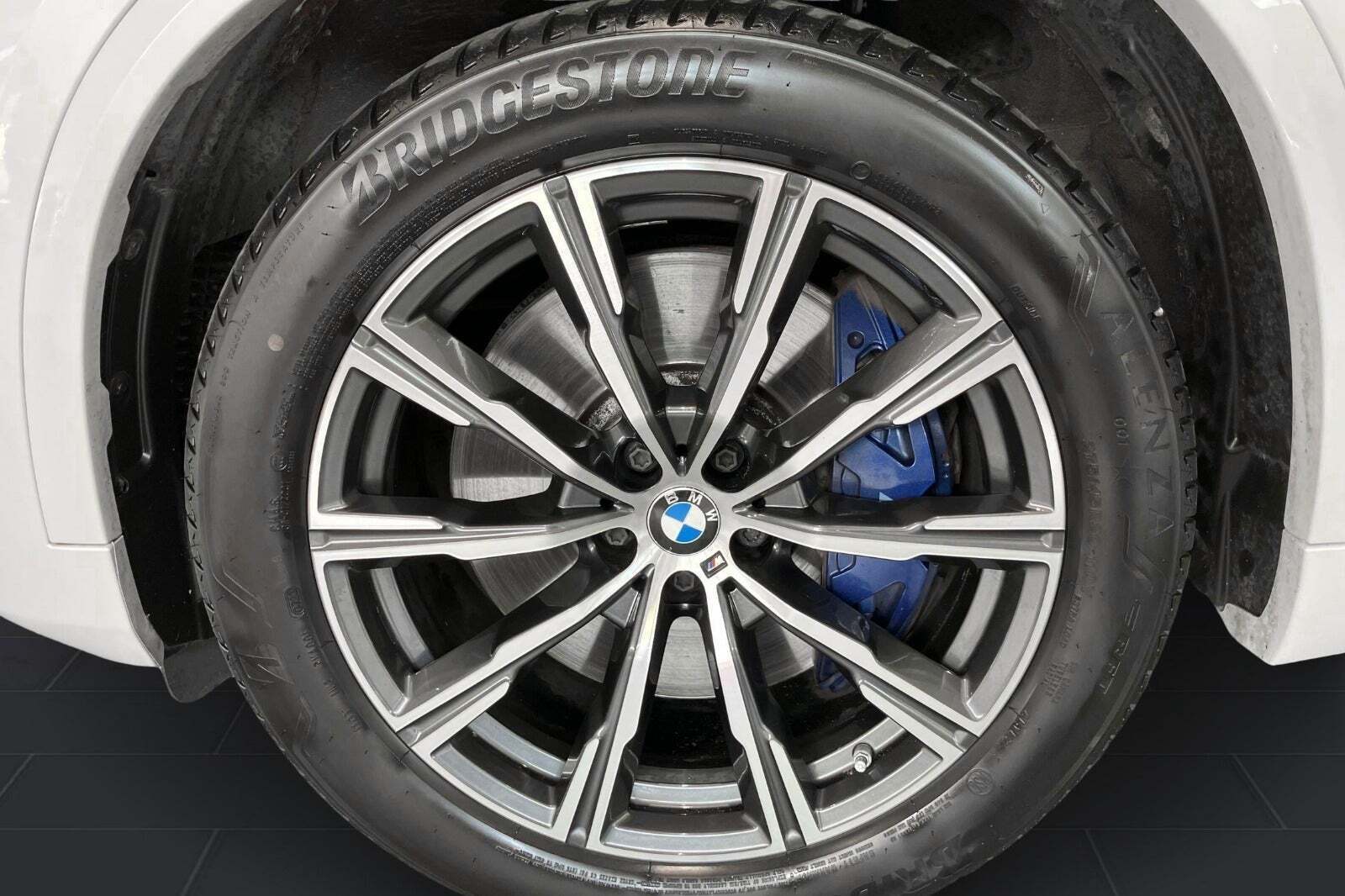 Hvid BMW X5 fra 2021