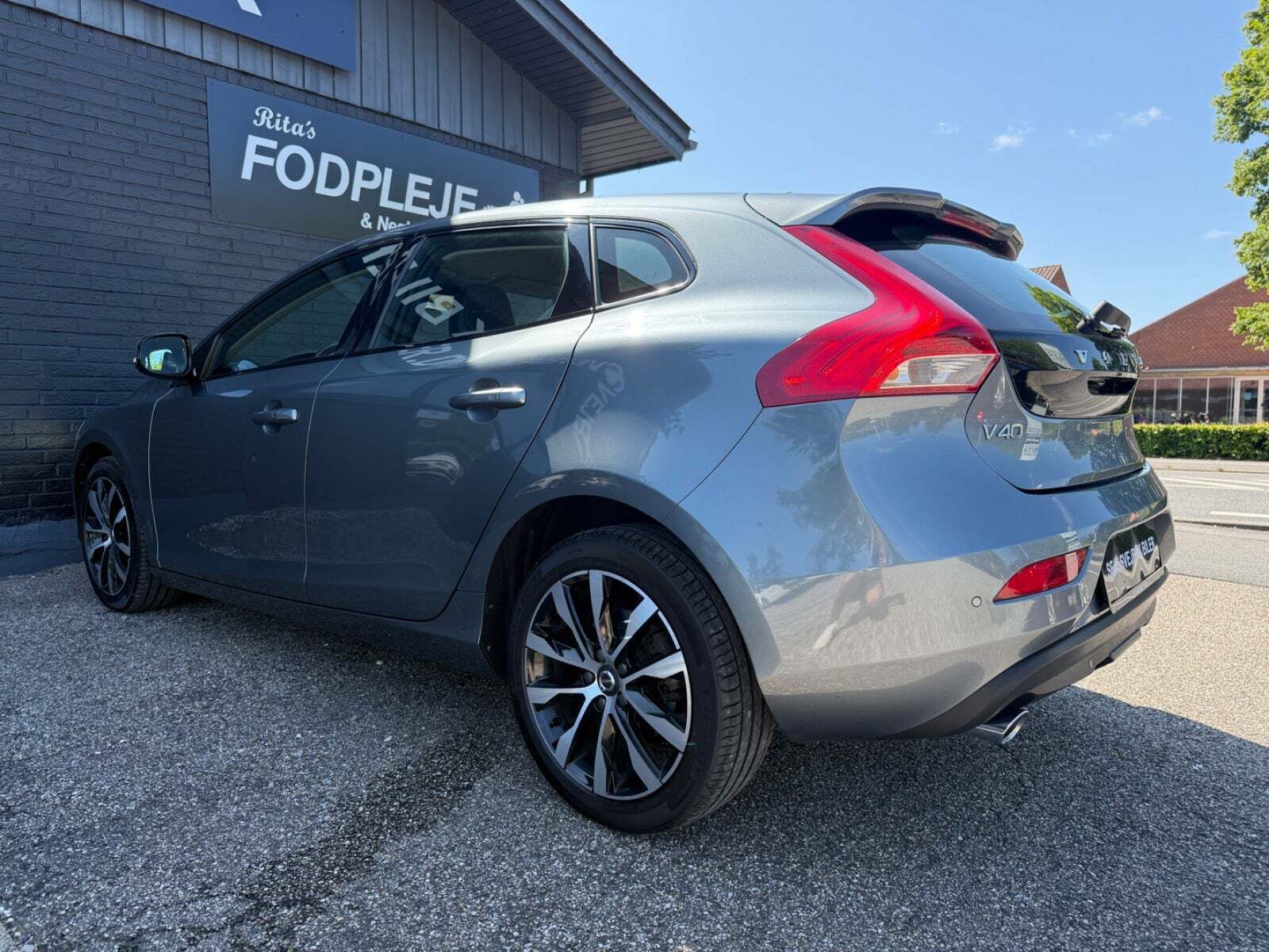 Volvo V40