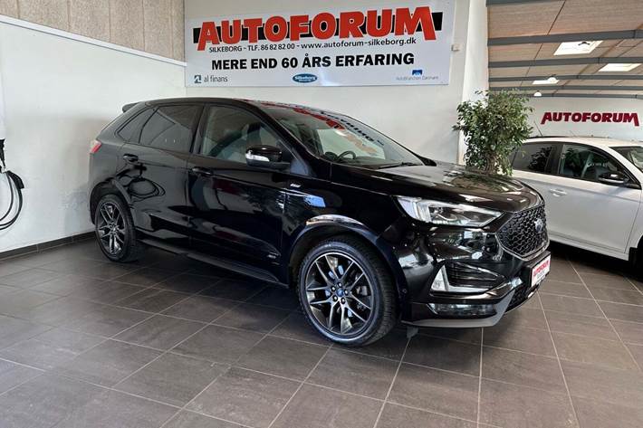 Sort Ford Edge fra 2019 set udefra