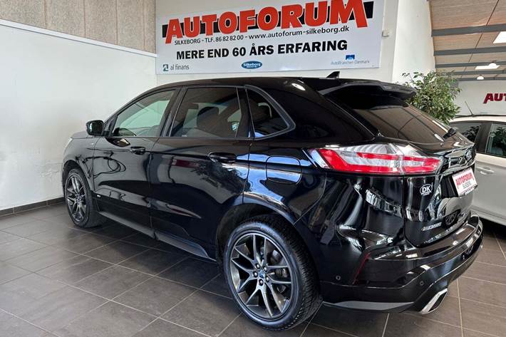 Sort Ford Edge fra 2019