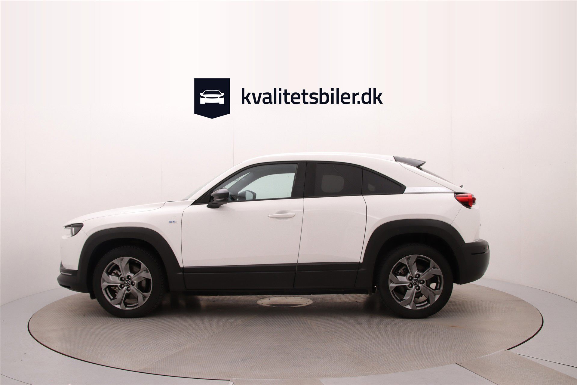Hvid Mazda MX-30 fra 2023