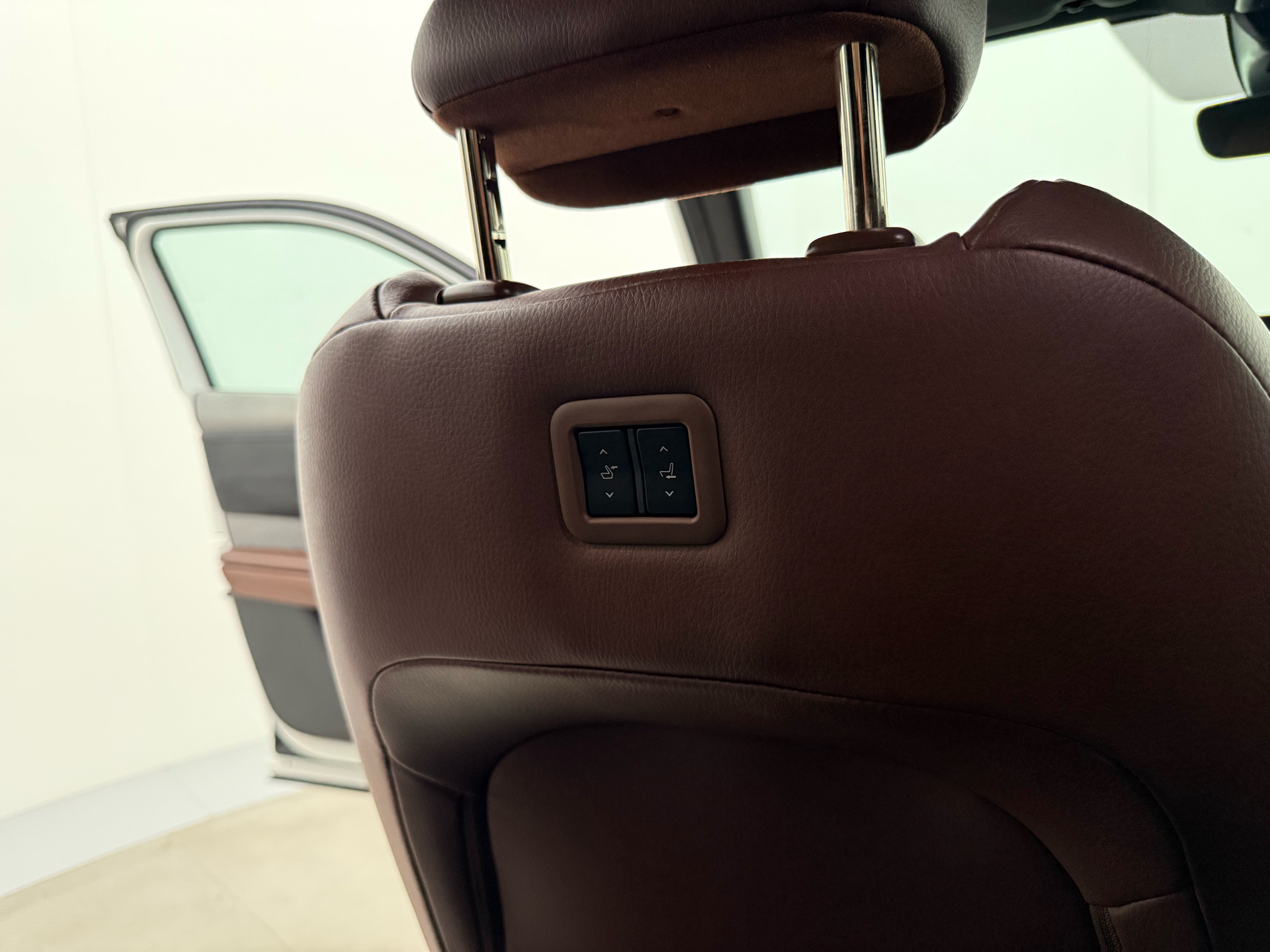 Hvid Mazda MX-30 fra 2023