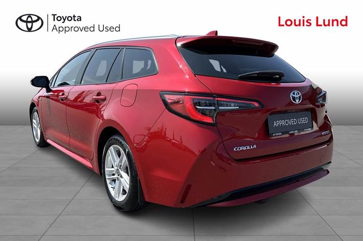 Rød Toyota Corolla fra 2019