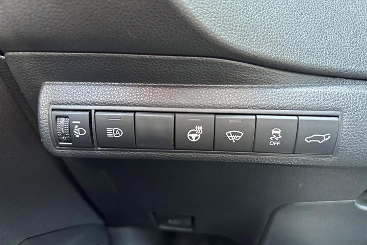 Rød Toyota Corolla fra 2019