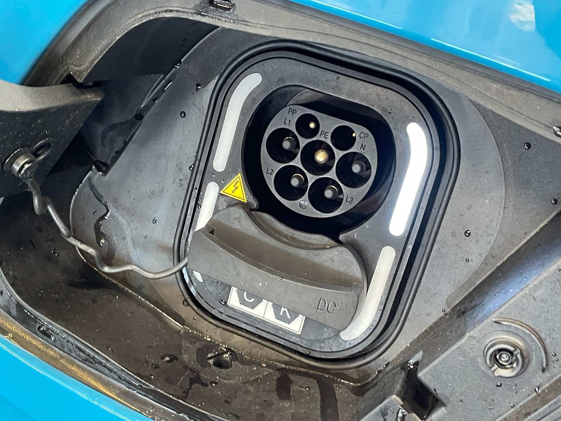 Blå MG MG4 Electric fra 2023 set udefra