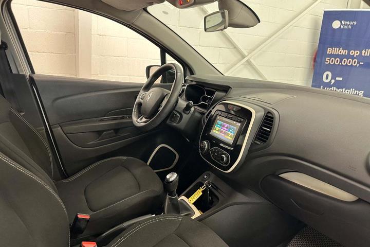 Sølv Renault Captur fra 2019
