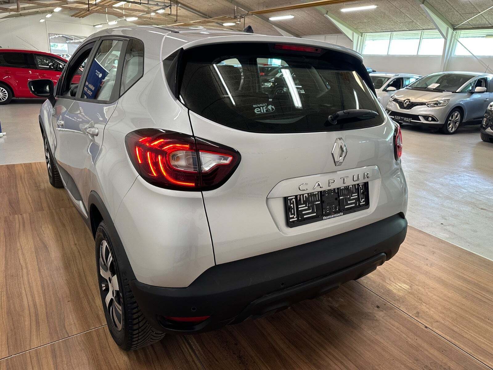 Sølv Renault Captur fra 2019