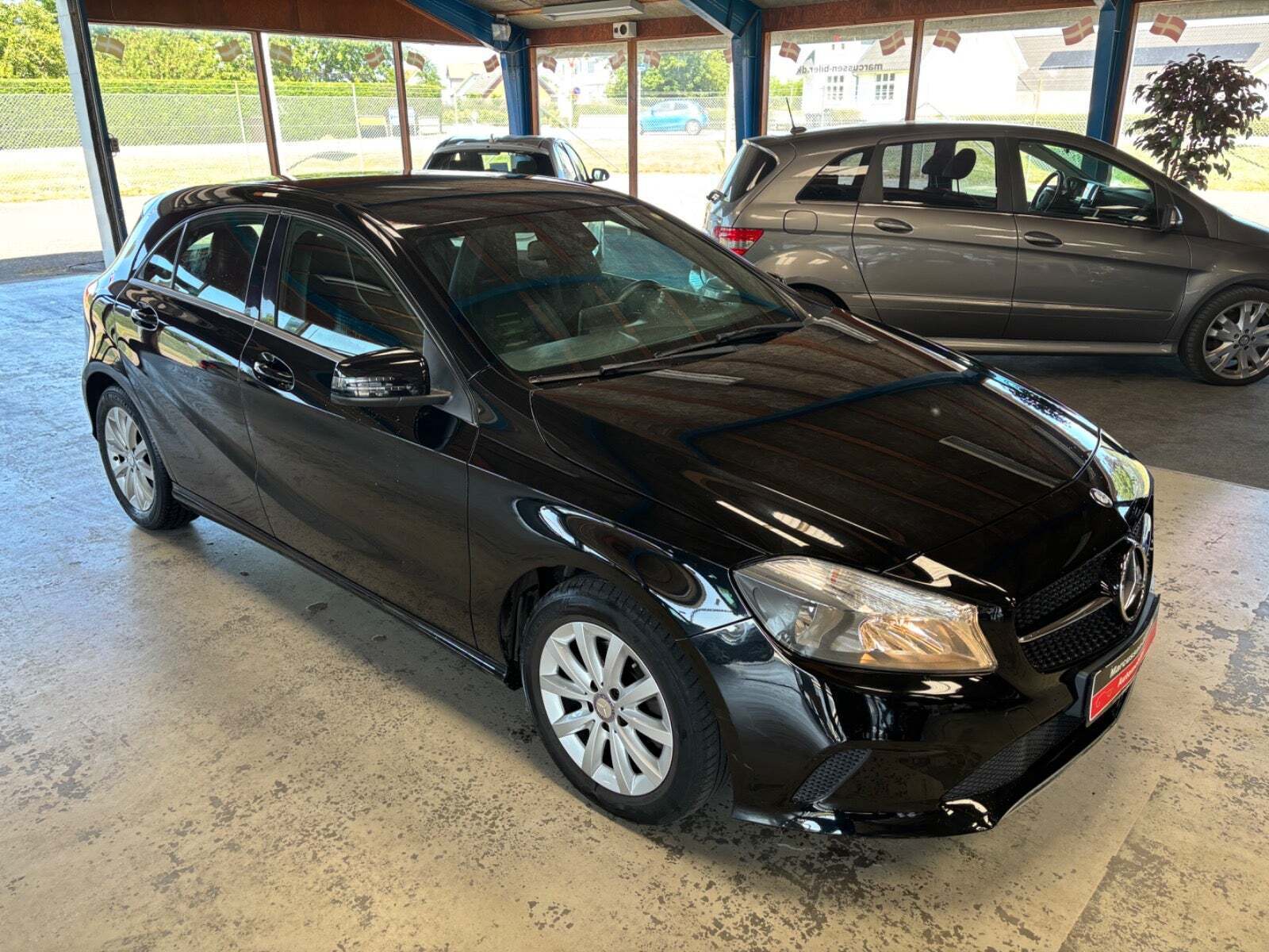Sort Mercedes A180 fra 2016