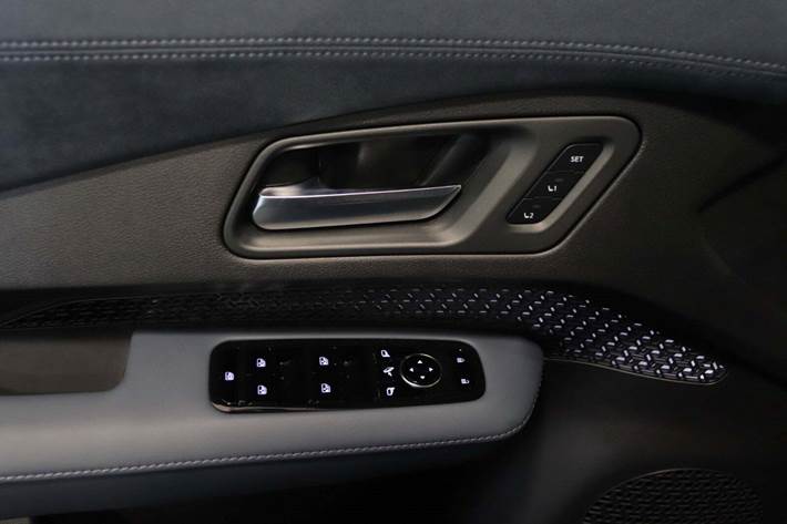 Sort Nissan Ariya fra 2025