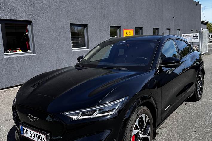 Sort Ford Mustang Mach-E fra 2022