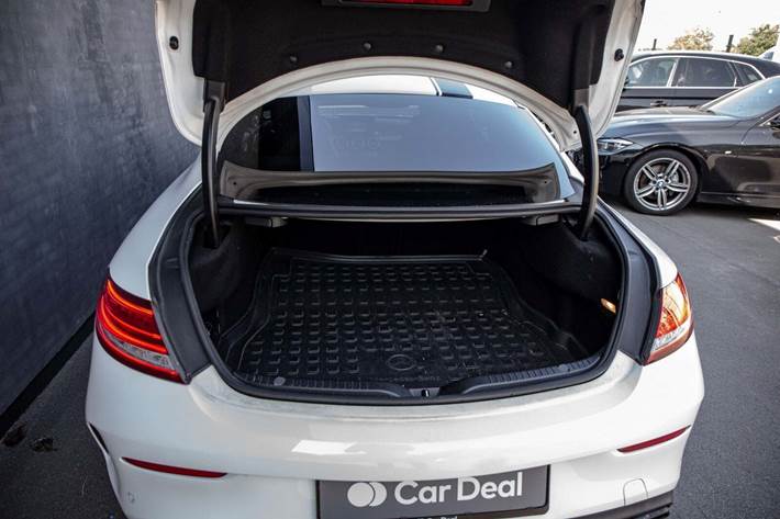 Hvid Mercedes C63 fra 2016