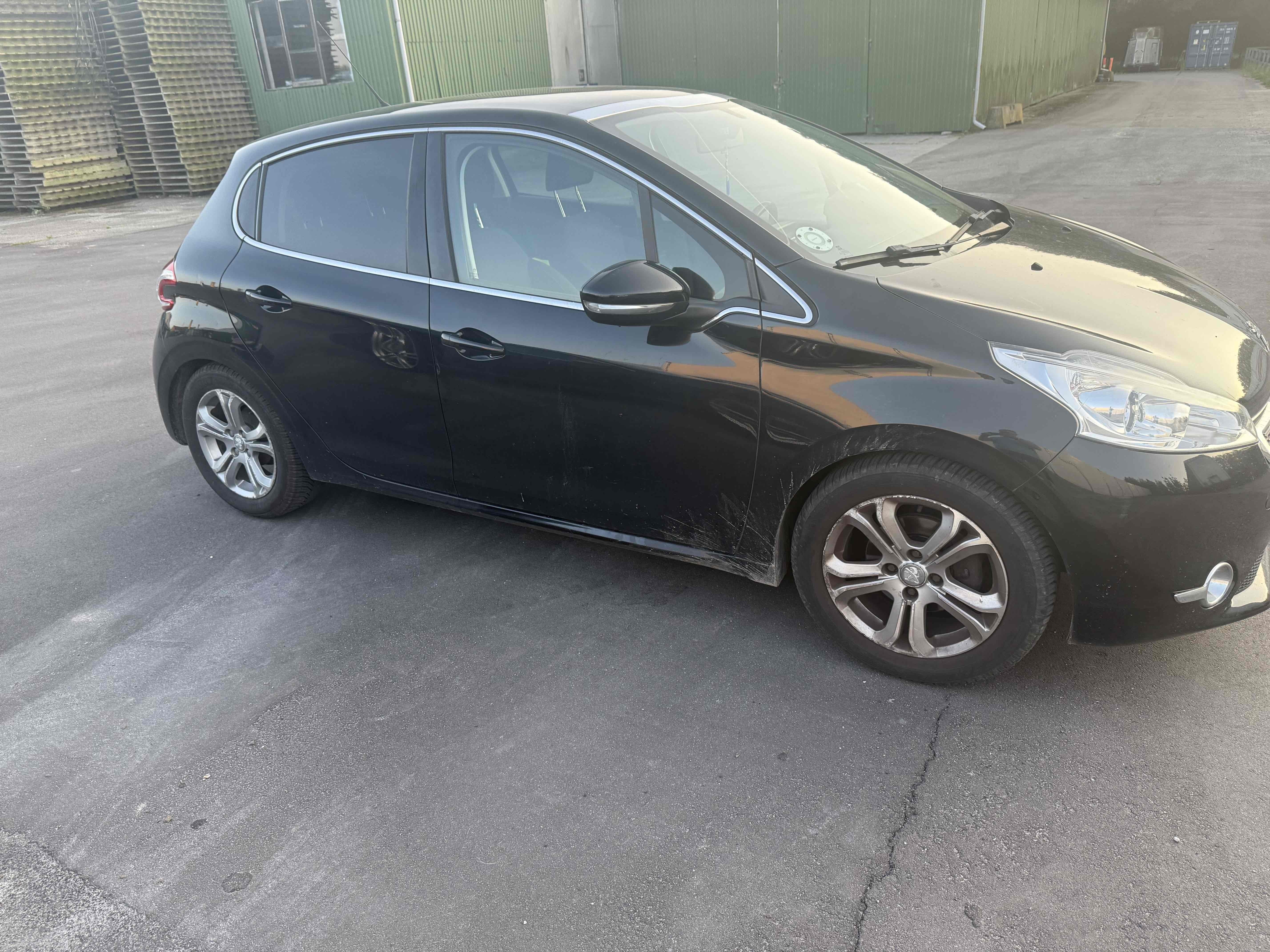 undefined Peugeot 208 fra 2013