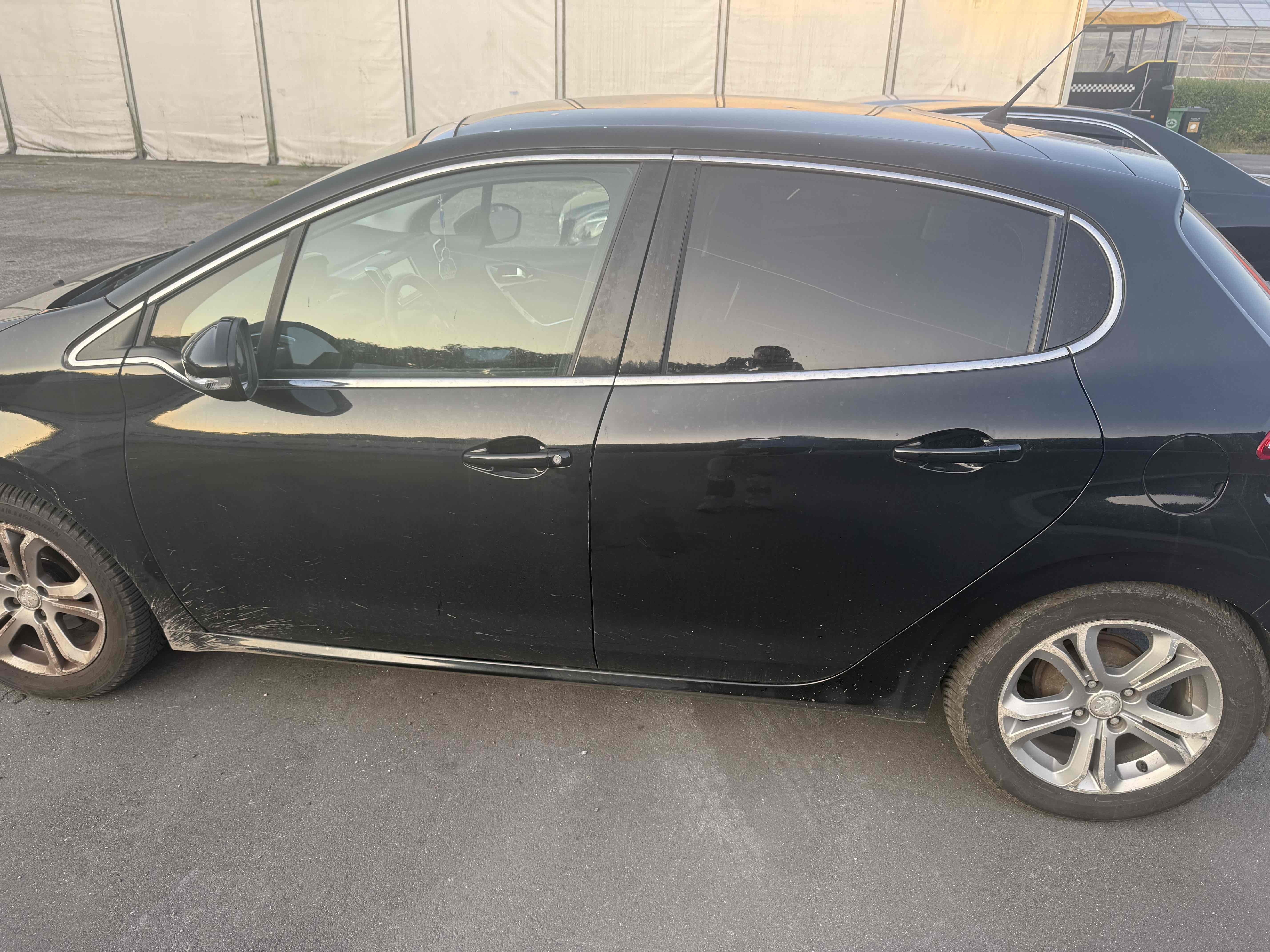 undefined Peugeot 208 fra 2013