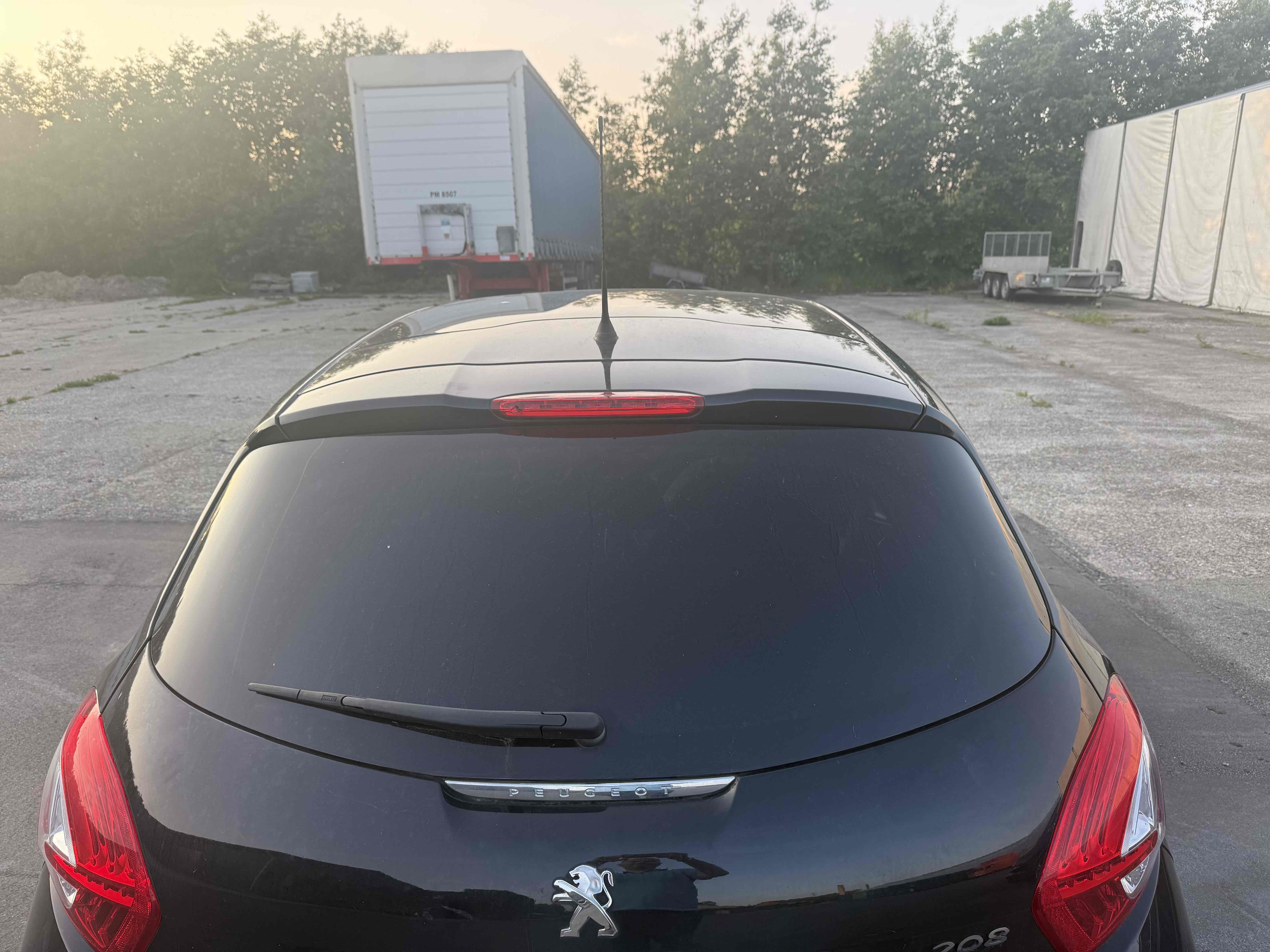 undefined Peugeot 208 fra 2013