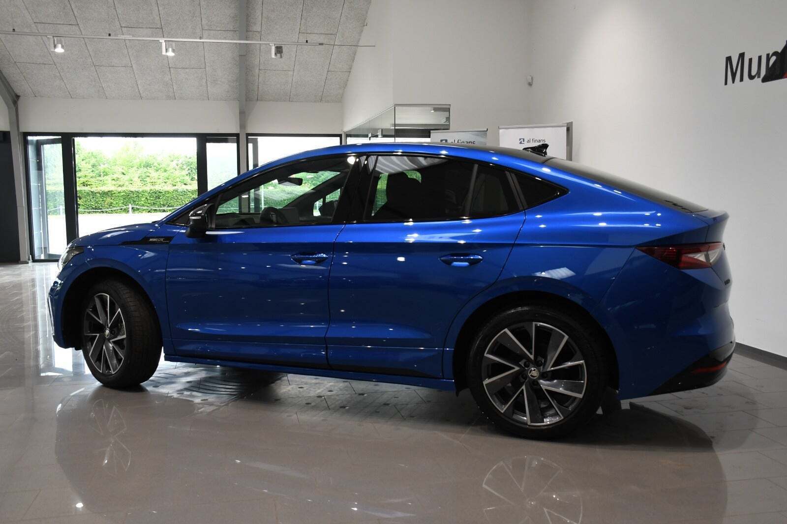 Blå Skoda Enyaq fra 2025