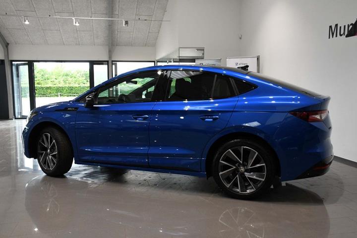 Blå Skoda Enyaq fra 2025