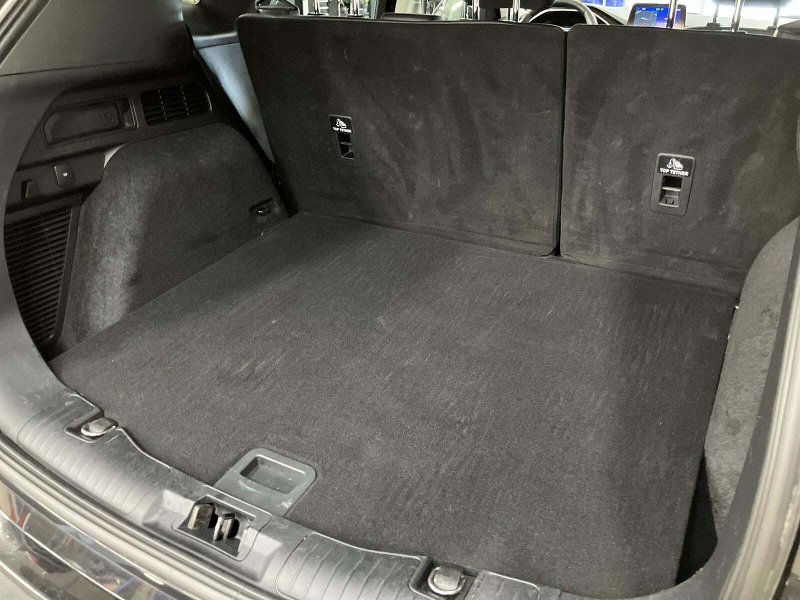 Sort Ford Kuga fra 2020