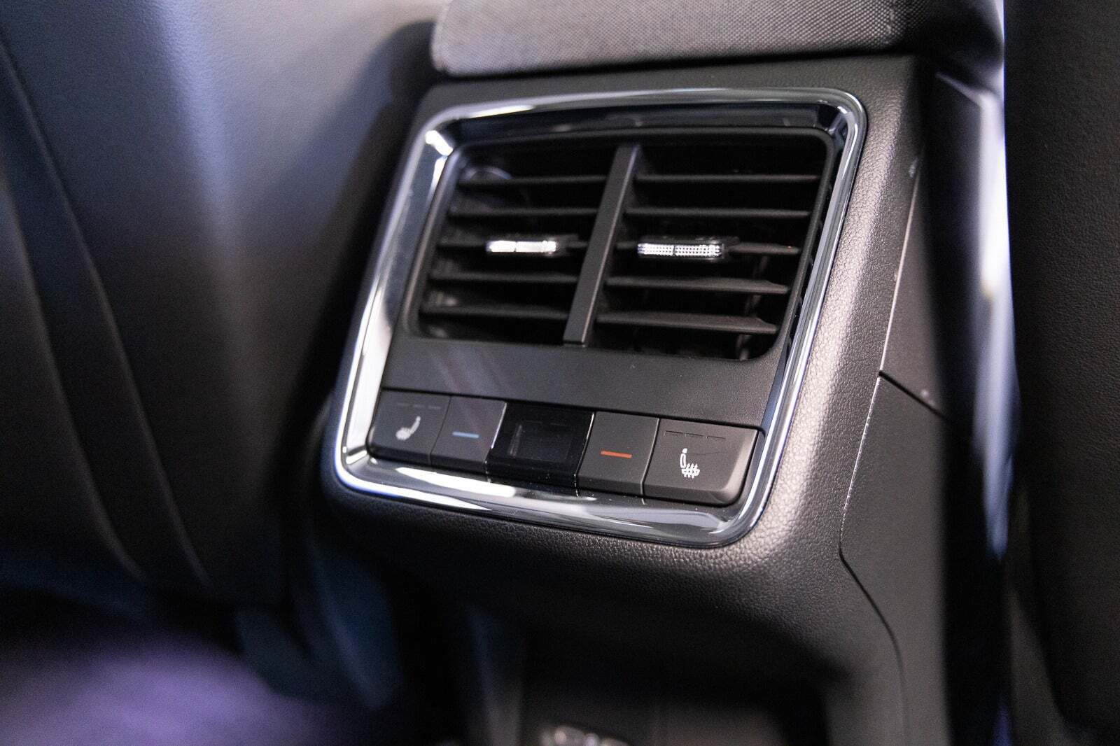 Rød Skoda Enyaq fra 2023