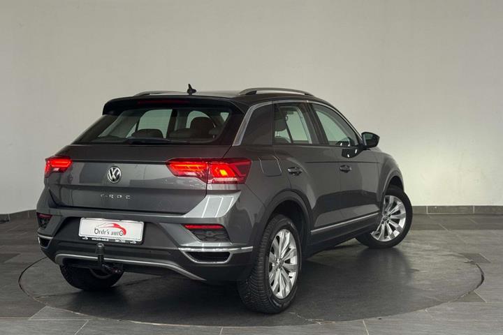 Grå VW T-Roc fra 2018