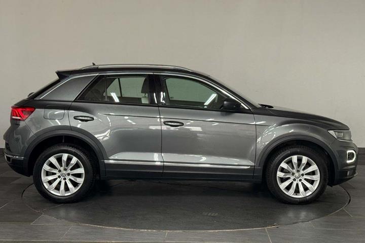 Grå VW T-Roc fra 2018