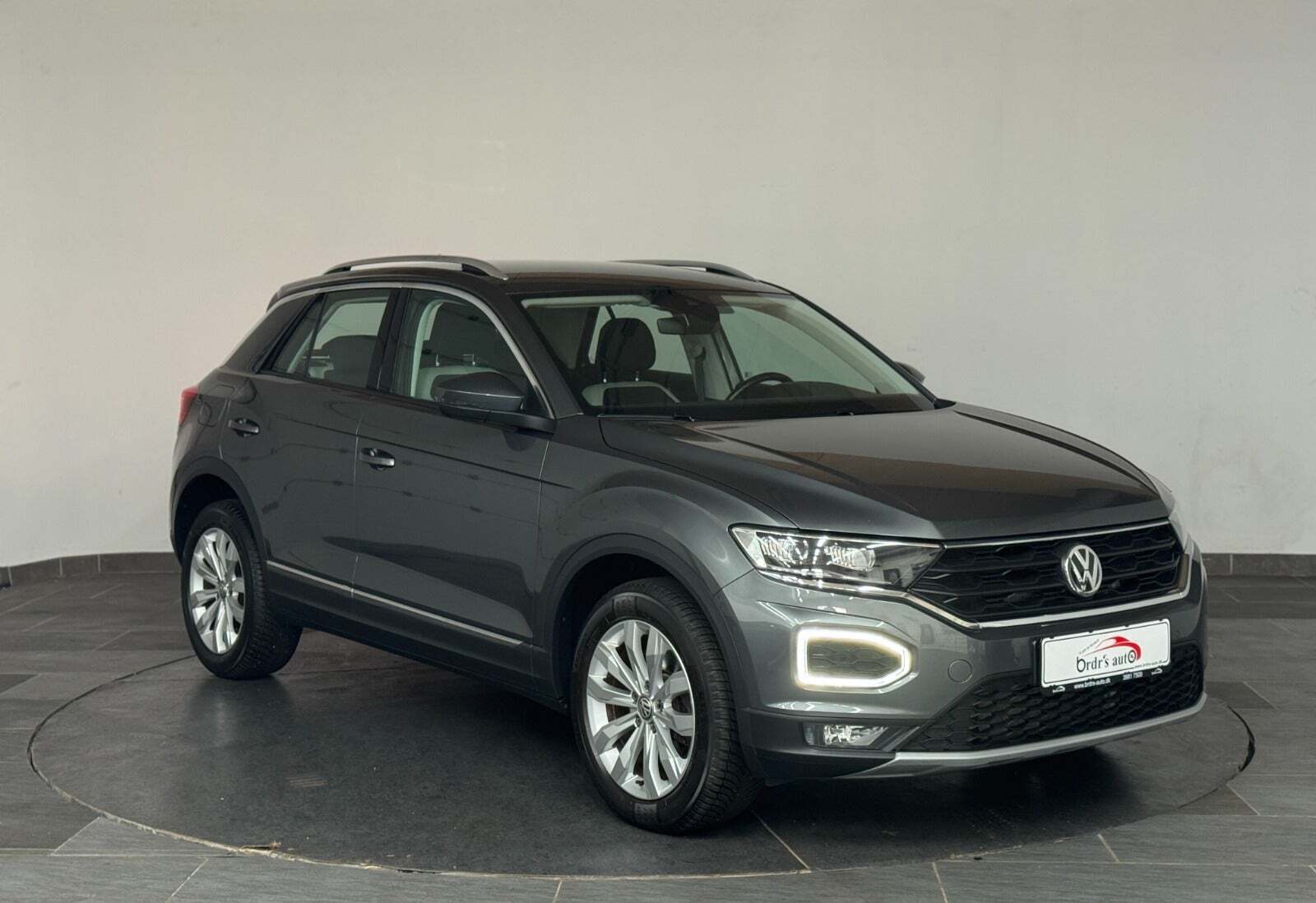 Grå VW T-Roc fra 2018