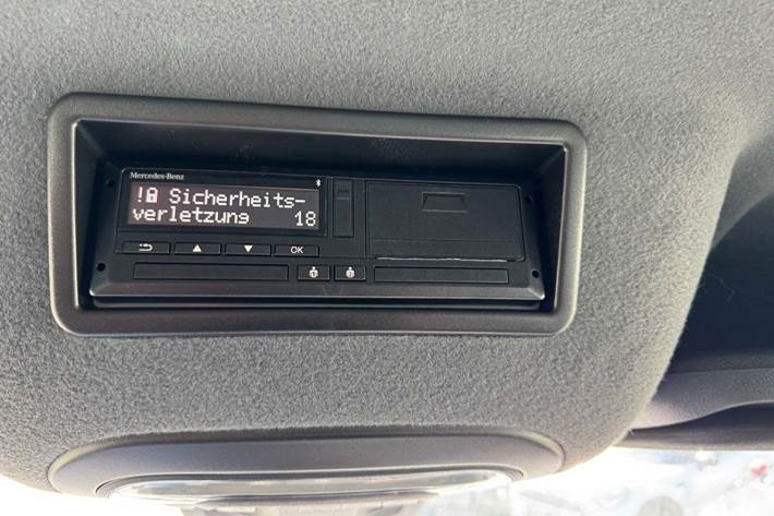 Hvid Mercedes Sprinter 517 fra 2024