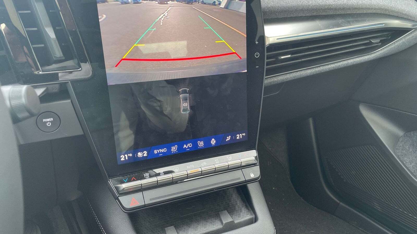 Hvid Renault Scenic E-Tech fra 2025