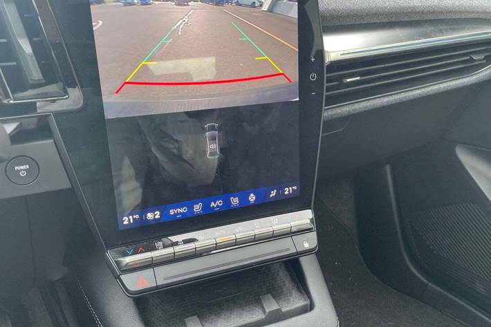 Hvid Renault Scenic E-Tech fra 2025