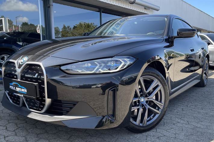 Sort BMW i4 fra 2023