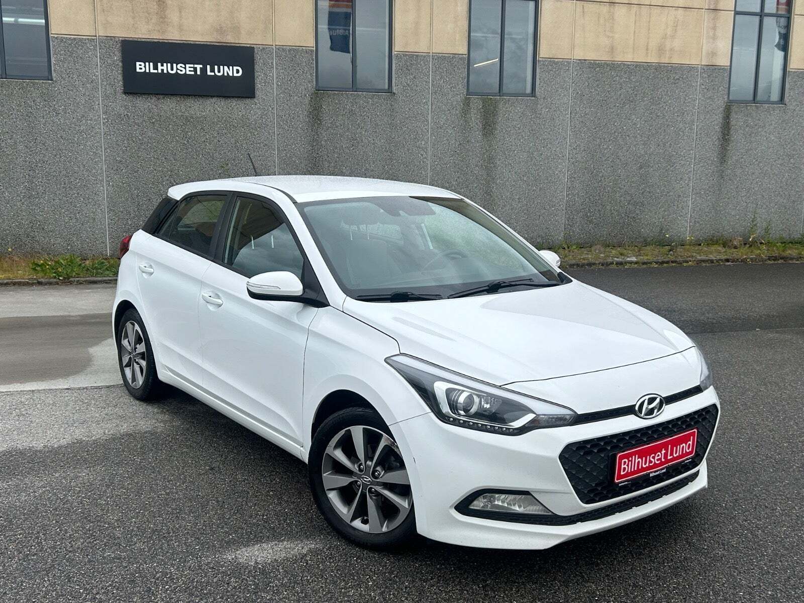 Hvid Hyundai i20 fra 2016